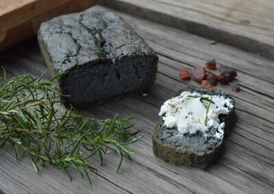 House-made sourdough bread at Anzan Table: artisanal loaves baked with patience and passion, each with a unique flavor, served fresh by Lake Atitlán.